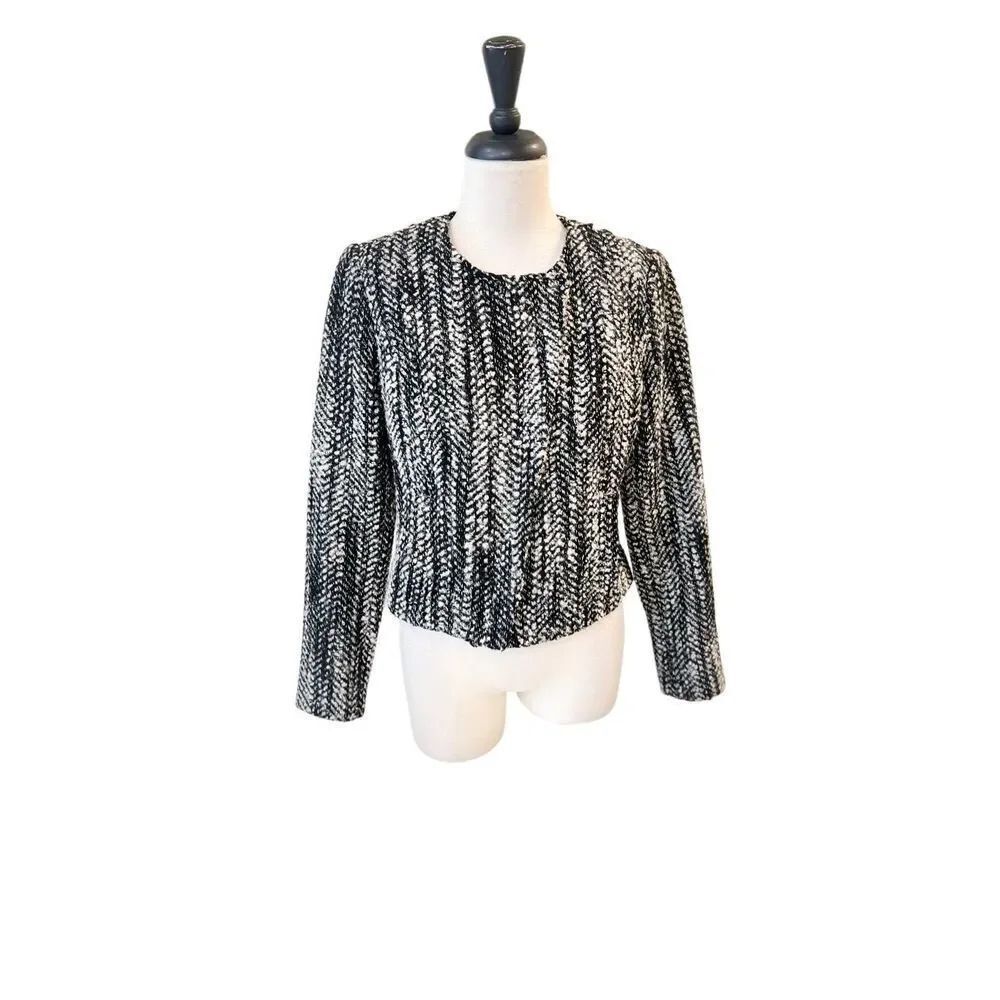 CAbi Women's Boucle Tweed Over The Moon Mockingbird Jacket Black White Size 6